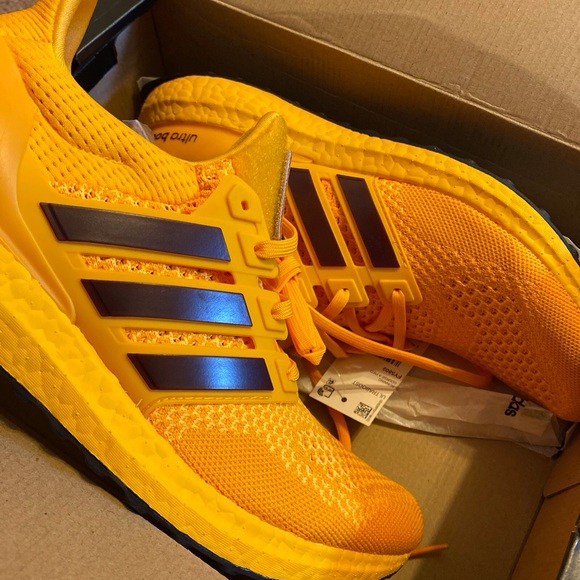 Adidas UltraBoost Arizona State University - Picture 2 of 7